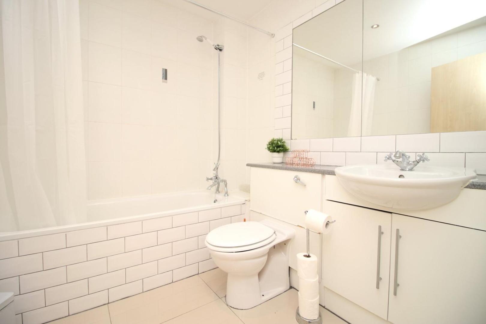 Centrally Located Spacious 2Br | Cohost Partners Cardiff Exterior photo